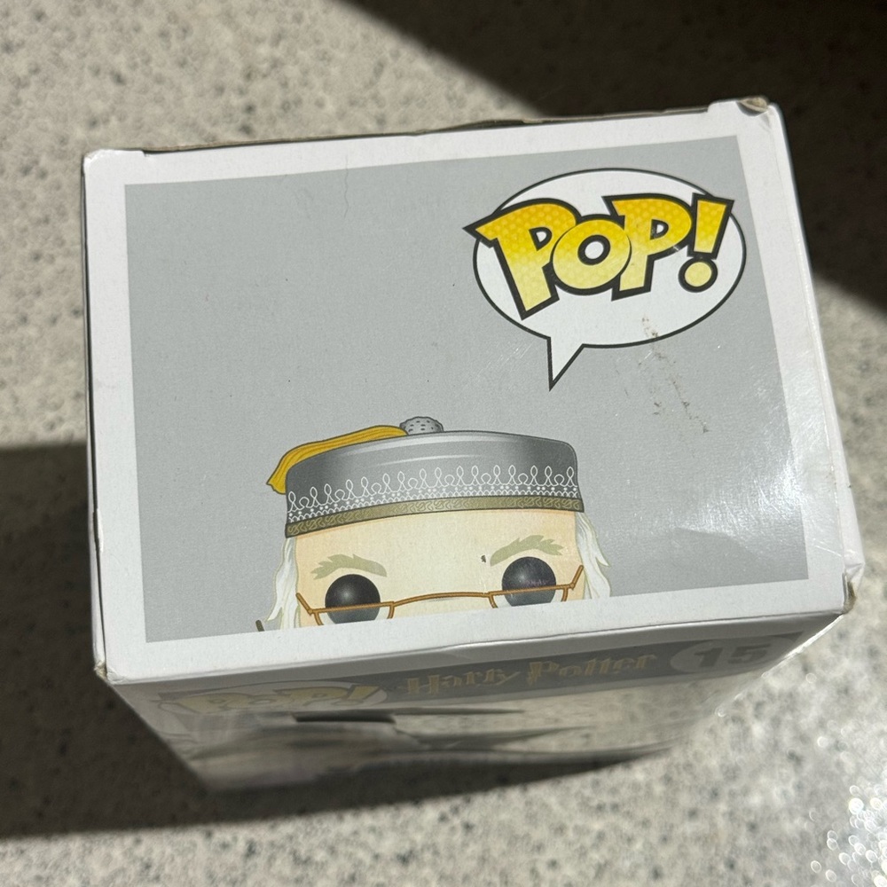 Albus Dumbledore (15) Pop Vinyl Figure Box with Gray and Black - Picture 5 of 6